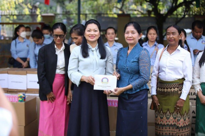 ស​.​ស​.​យ​.​ក​. ចាត់ទុក​ការអប់រំ និង​ការថែទាំ​សុខភាព​កុមារ ជា​មូលដ្ឋានគ្រឹះ​ដ៏​រឹងមាំ​សម្រាប់​អនាគត​ដ៏​រុងរឿង​របស់​កម្ពុជា​