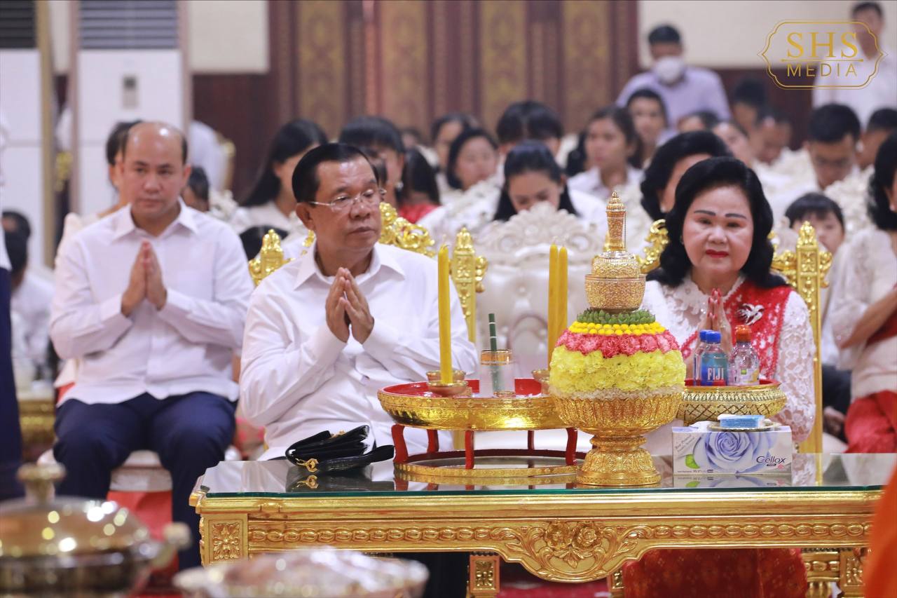 សម្ដេចតេជោ ហ៊ុន សែន និងសម្តេចកិតិ្តព្រឹទ្ធបណ្ឌិត អញ្ជើញកាន់បិណ្ឌទី៩នៅវត្តចំពុះក្អែក