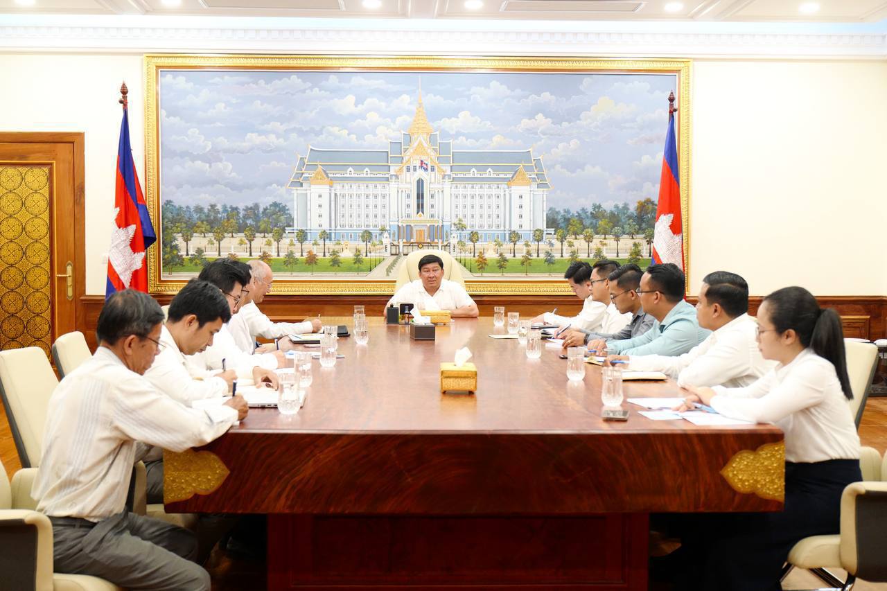 ក្រសួងរៀបចំដែនដីនគរូបនីយកម្មនិងសំណង់ ផ្ដល់ឱកាសដល់លោកគ្រូ អ្នកគ្រូ សាស្ត្រាចារ្យតាមសាកលវិទ្យាល័យ ធ្វើការស្រាវជ្រាវ និងបណ្ដុះបណ្ដាលអំពីច្បាប់ទាក់ទងនឹងសំណង់ លំនៅឋាន ការរៀបចំដែនដី ការរៀបចំក្រុង និងការងាររៀបចំឆ្នេរដែលជាប៉ូលសេដ្ឋកិច្ចដ៏សំខាន់ ដើម្បីផ្ដល់ចំណេះដឹងកាន់តែស៊ីជម្រៅដល់និស្សិត និងចូលរួមកសាងធនធានមនុស្សក្នុងស្ថាប័នប្រកបដោយគុណភាព ដើម្បីចូលរួមអភិវឌ្ឍប្រទេសជាតិ