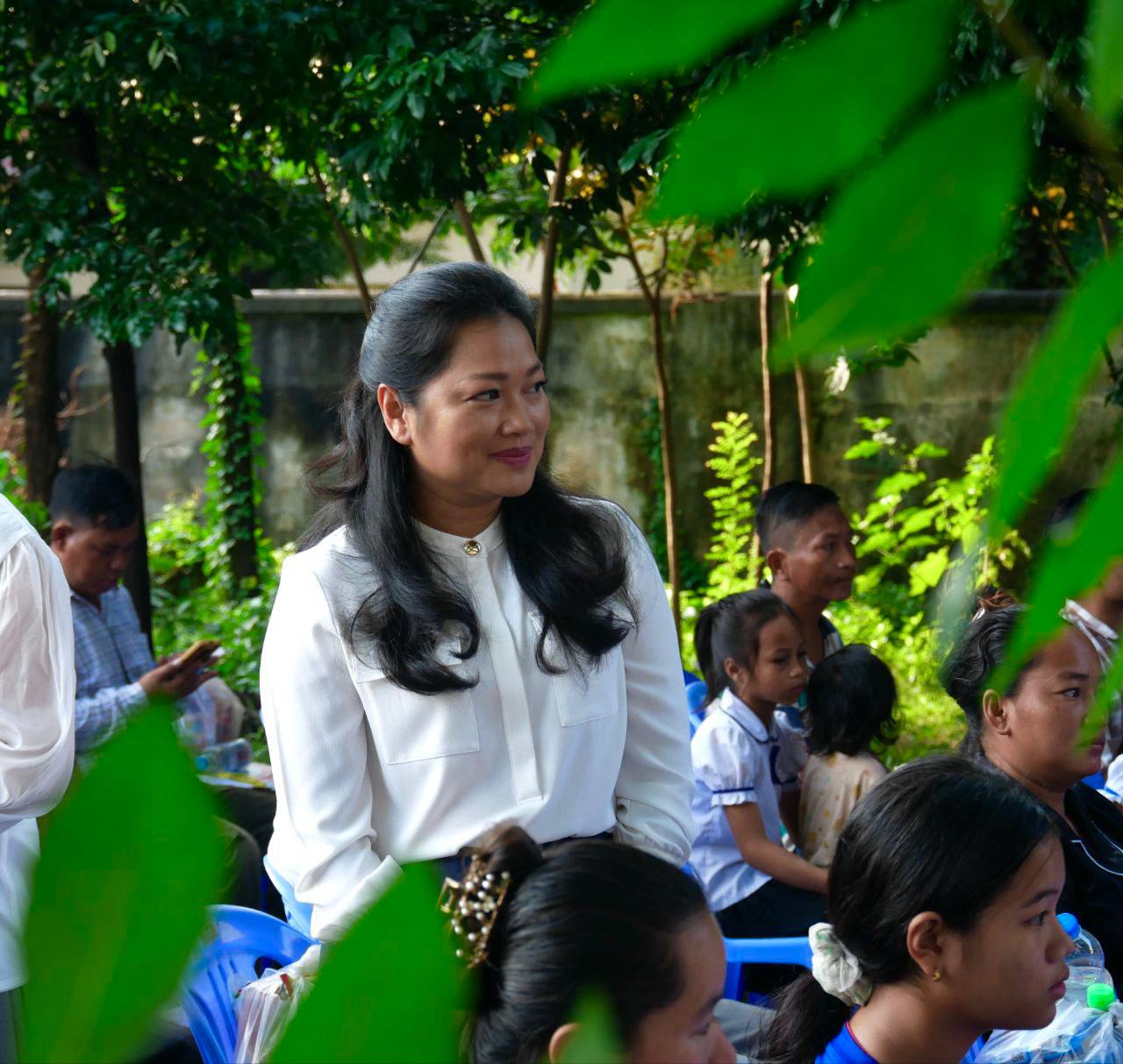 លោកជំទាវ ឌិត នីតា សាយ សំអាល់ លេីកទឹកចិត្តមាតាបិតាជំរុញកូនៗឱ្យទៅទទួលការអប់រំរៀនសូត្រឱ្យបានគ្រប់ៗគ្នា   ————————————-