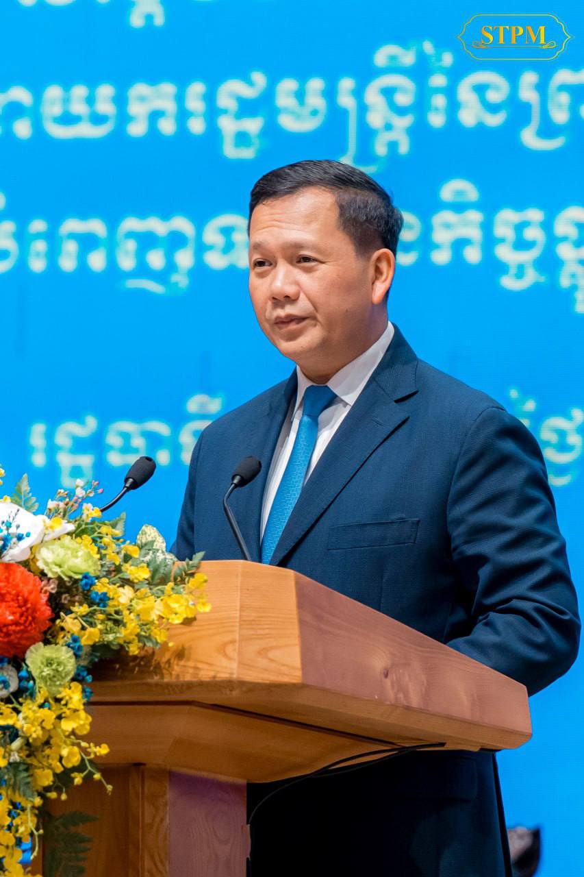 សម្តេចធិបតីនាយករដ្ឋមន្ត្រី ជួបសម្តែងការគួរសមជាមួយប្រធានរដ្ឋសភា នៃសាធារណរដ្ឋសង្គមនិយមវៀតណាម នៅរដ្ឋធានីហាណូយ