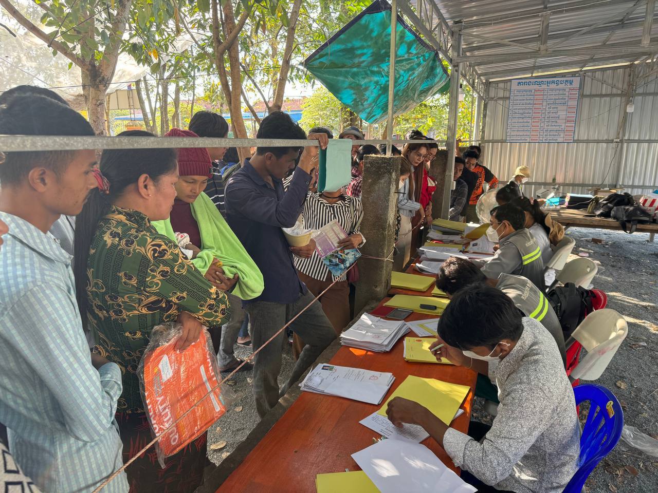 សកម្មភាពបងប្អូនក្រុមការងារវាលទី១៨ (ខណ្ឌមានជ័យ) ចុះប្រចាំការបិទផ្សាយជាសាធារណៈនូវឯកសារនៃការវិនិច្ឆ័យ ភូមិសាឡាំ ភូមិត្រពាំងខ្នារ និងភូមិស្រែខ្ញែរ ឃុំពោធិម្រាល ស្រុកបសេដ្ឋ ខេត្តកំពង់ស្ពឺ